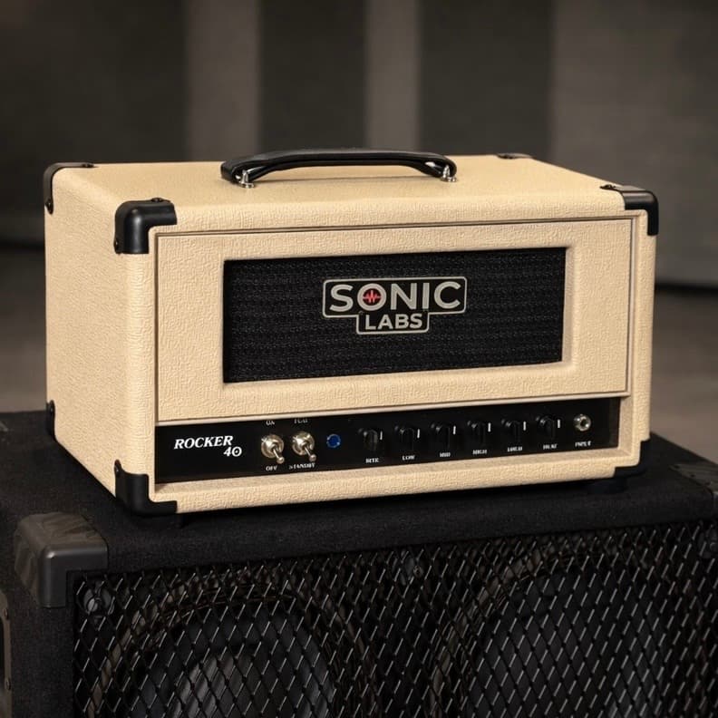 Sonic Labs Rocker 40 in cream tolex on 2x12 cabinet